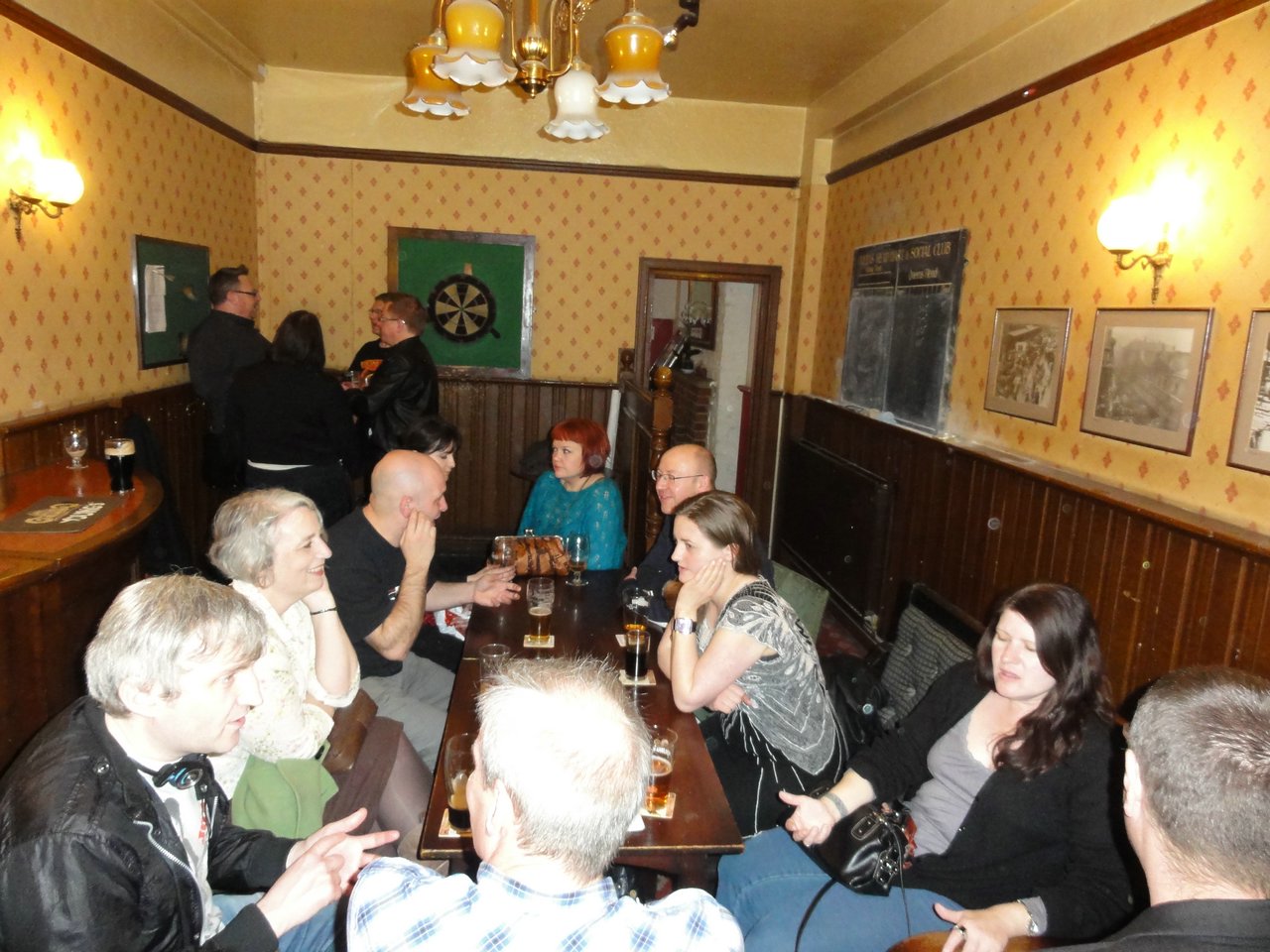 01 Foxxgate at the Queen's Head.JPG